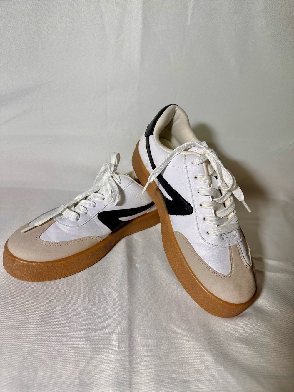 Dolce Vita White and Black Women Sneakers With Retro Modern Platform